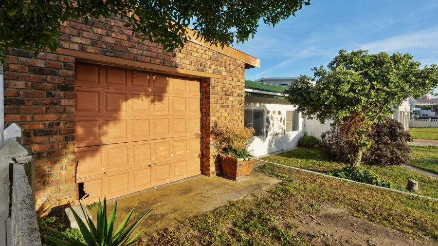4 Bedroom Property for Sale in Agulhas Western Cape